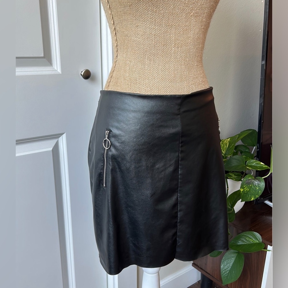 black faux leather skirt